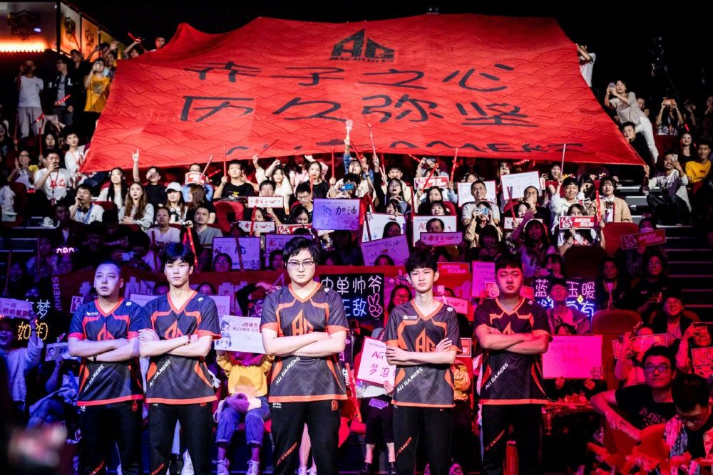 相仿但已经
