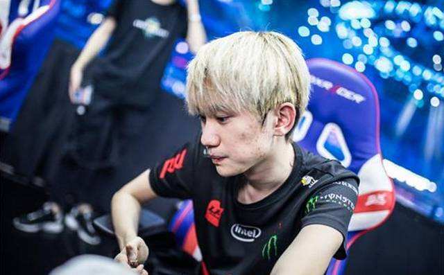 拱手送人 拱手送人